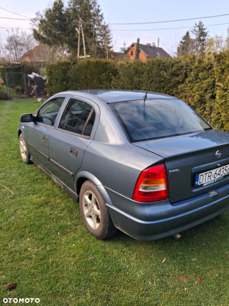 Opel Astra 1.6 - 4