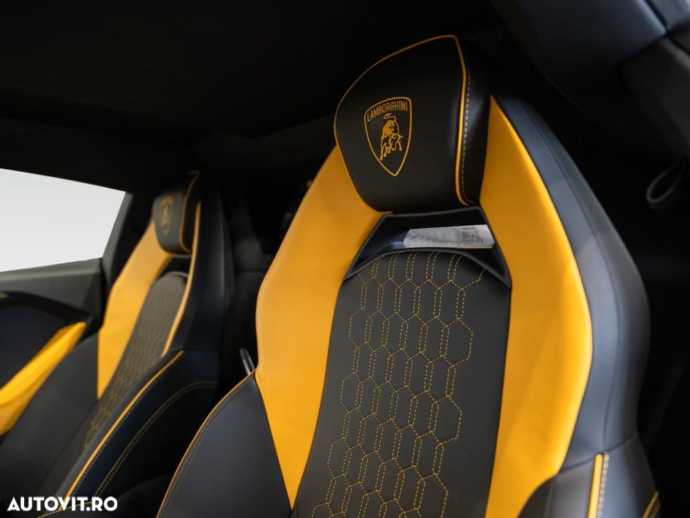 Lamborghini Revuelto - 19