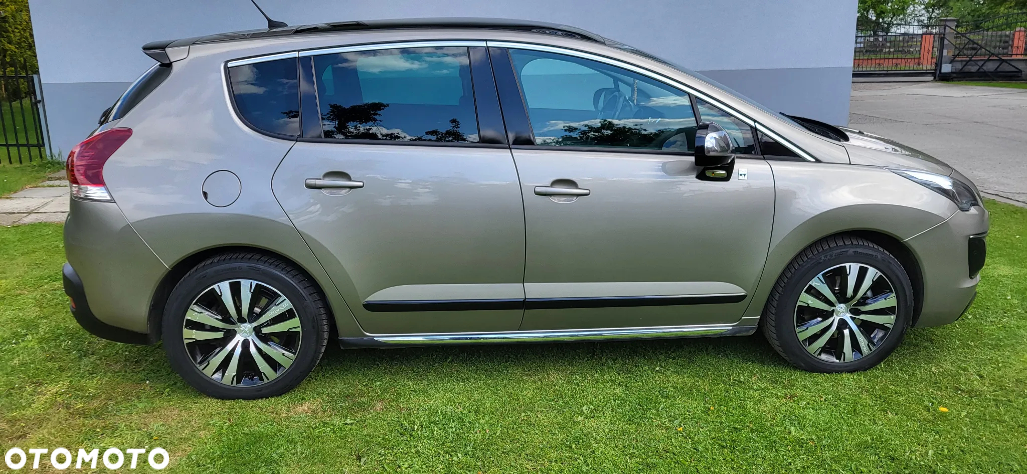 Peugeot 3008 2.0 HDi HYbrid4 - 3