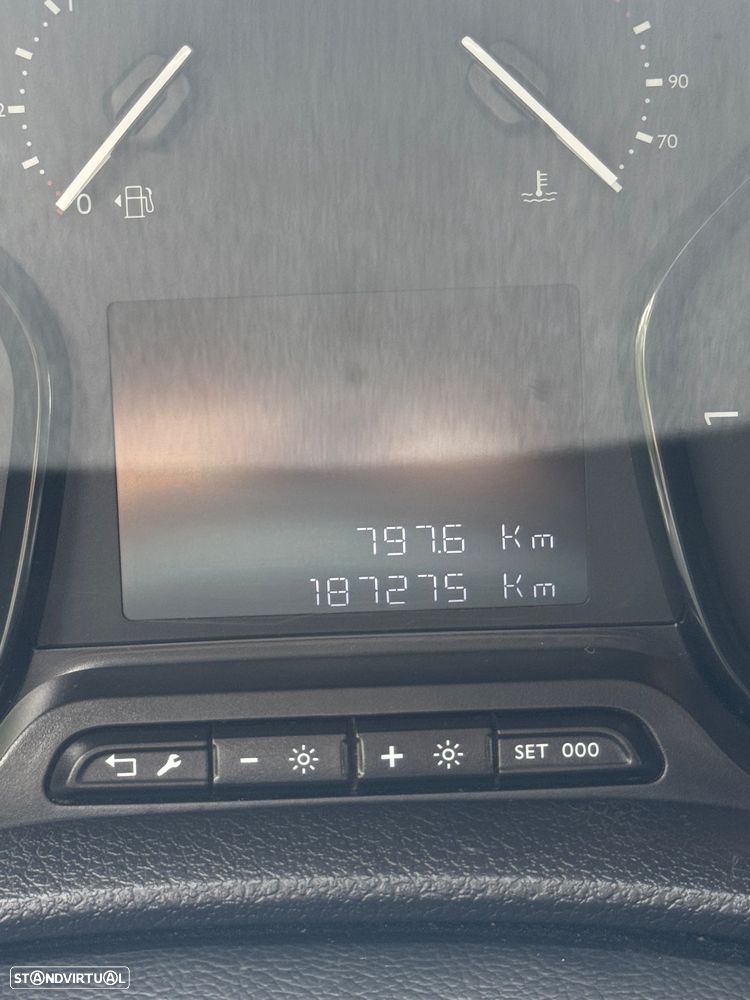 Peugeot Expert 2.0 BlueHDi Semi-Vidrado Long - 20