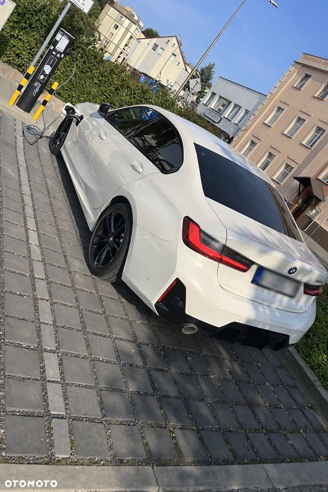 BMW Seria 3 330e PHEV M Sport sport - 9