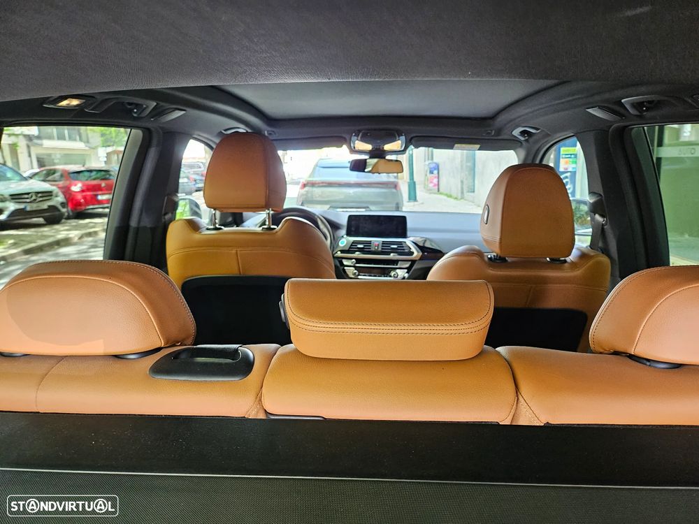 BMW iX3 Inspiring - 11