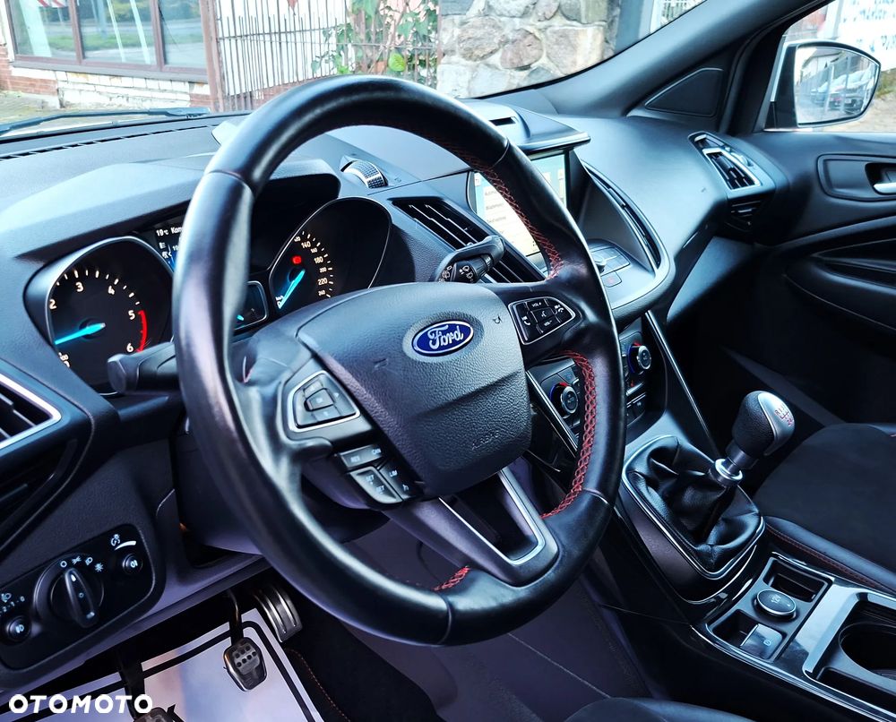 Ford Kuga 2.0 TDCi 2x4 ST-Line - 26