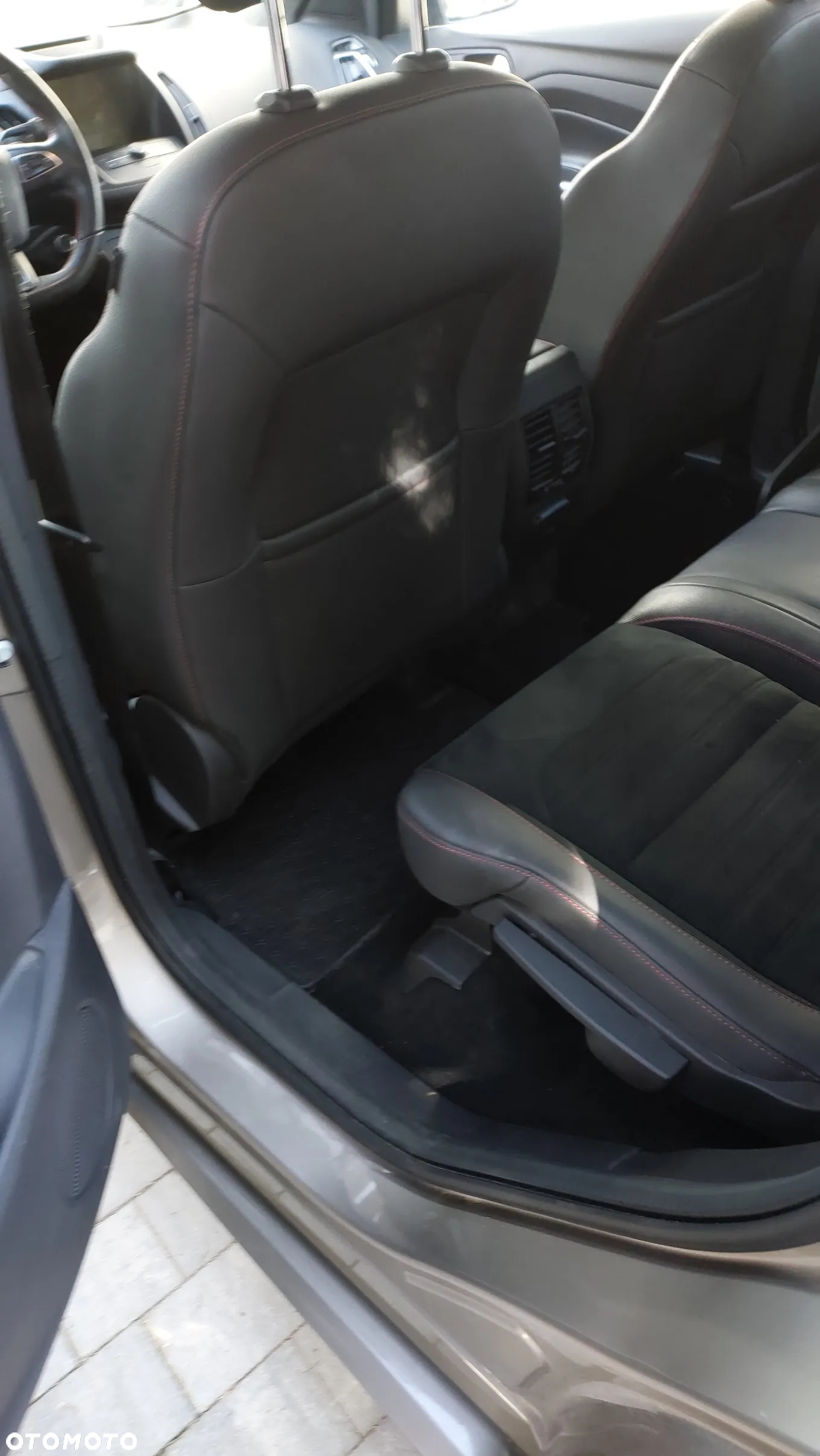 Ford Kuga 2.0 TDCi AWD ST-Line - 10