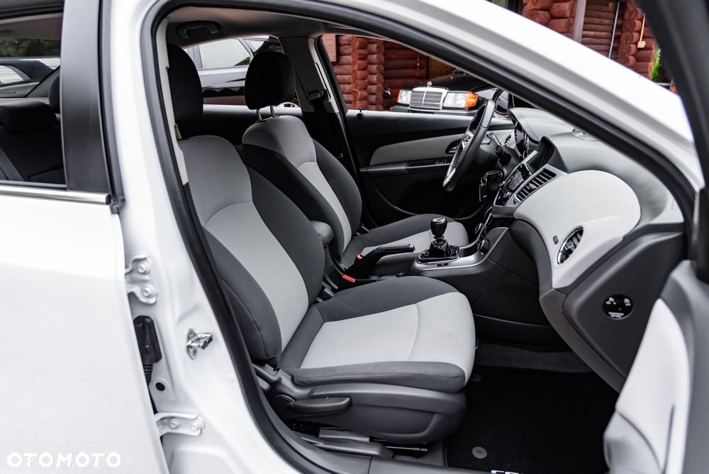 Chevrolet Cruze 1.8 LS - 24