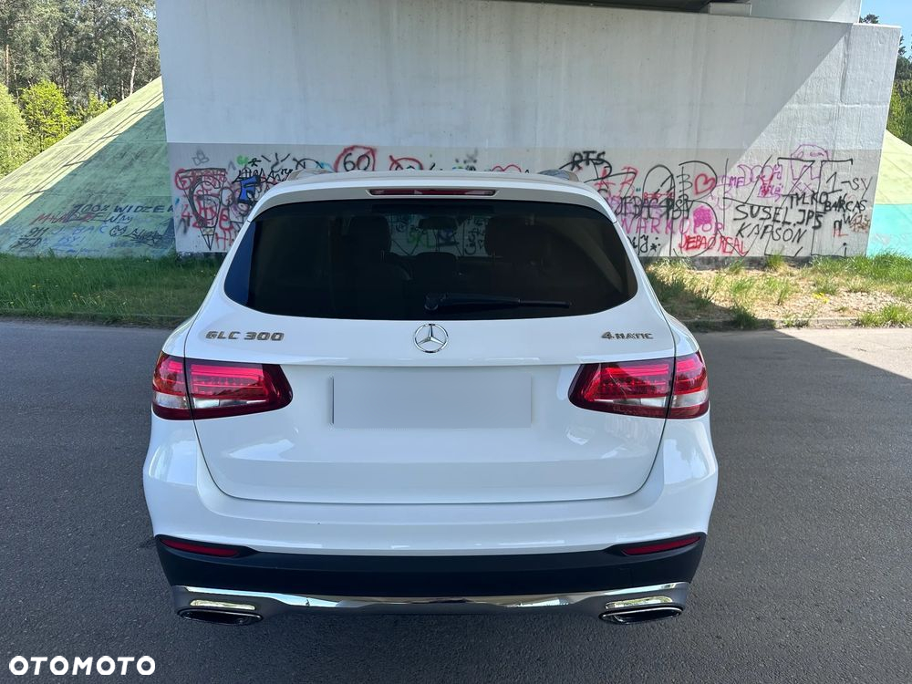 Mercedes-Benz GLC 300 4Matic 9G-TRONIC - 10