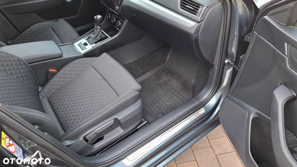 Skoda Superb 2.0 TDI SCR Sportline DSG - 11