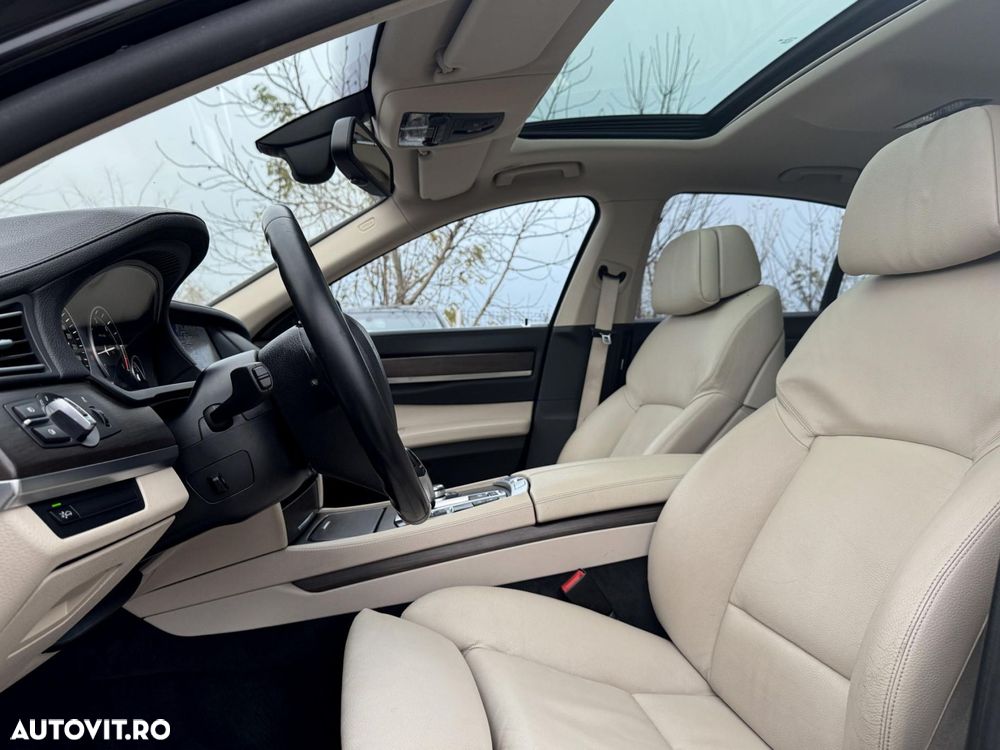 BMW Seria 7 740d xDrive Aut. - 30