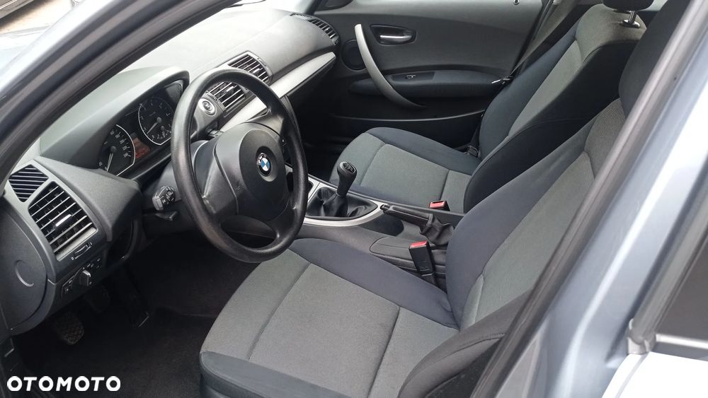 BMW Seria 1 - 32