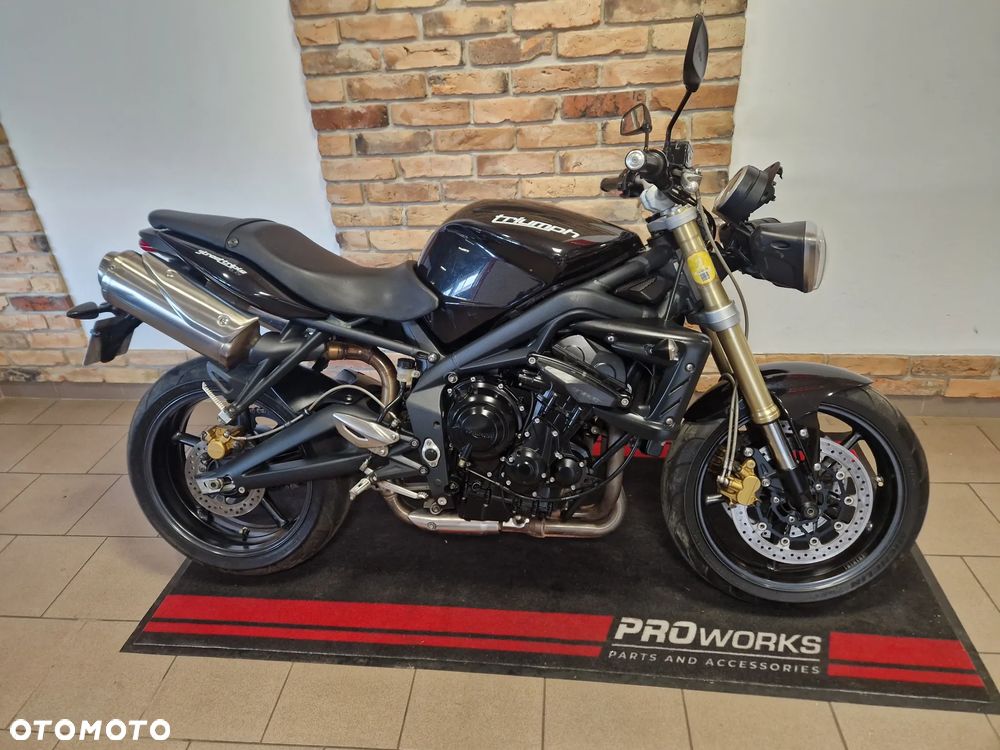 Triumph Street Triple - 16