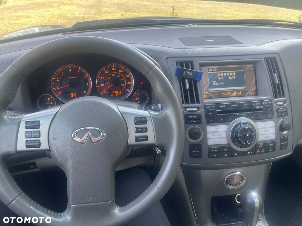 Infiniti FX - 12
