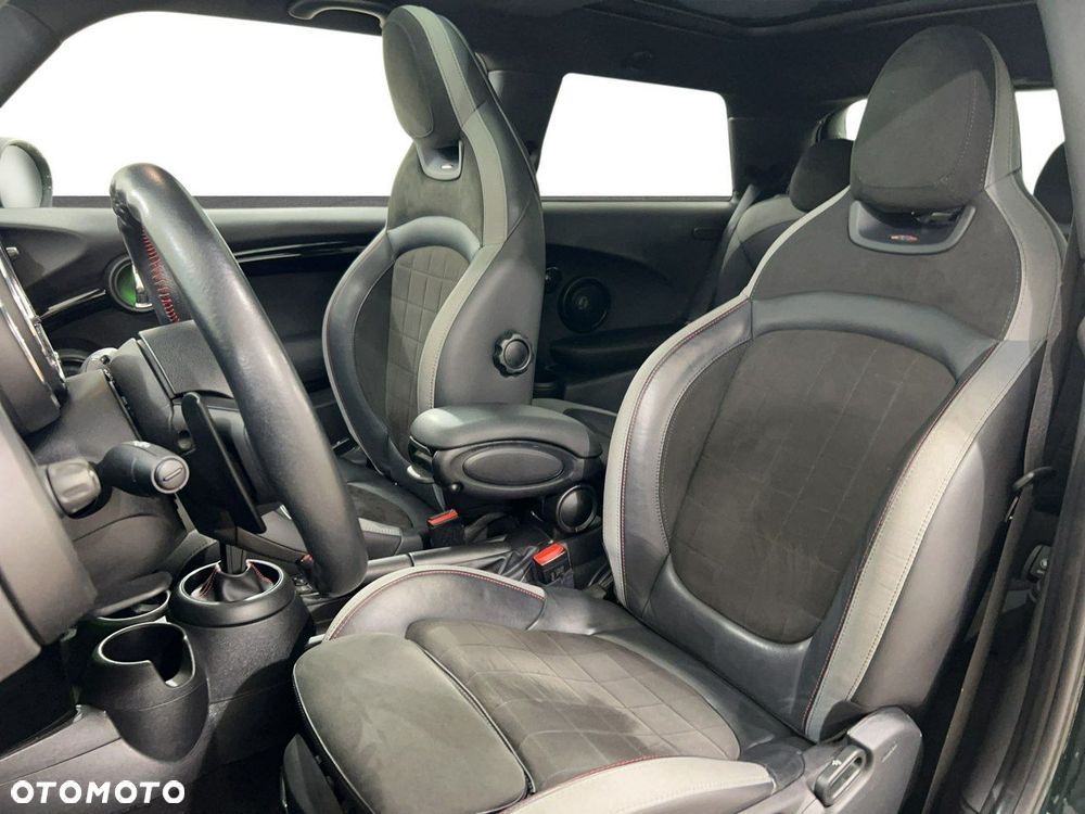 MINI John Cooper Works - 16