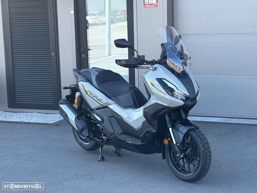 Honda ADV - 9