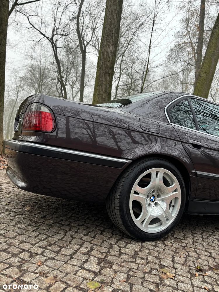 BMW Seria 7 - 8