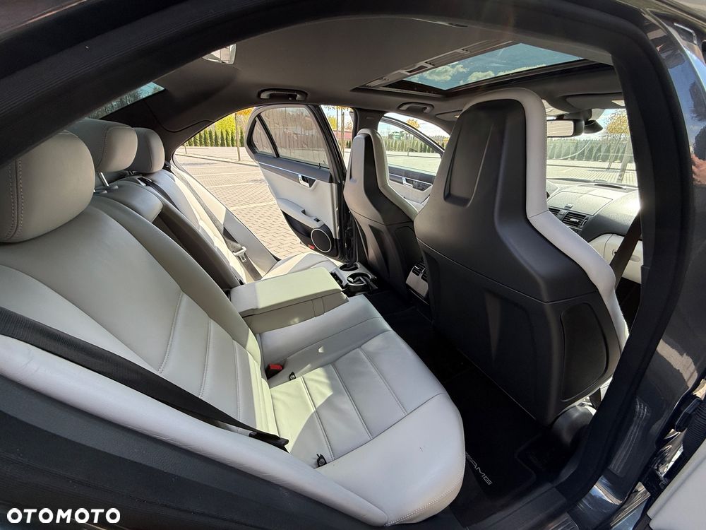 Mercedes-Benz Klasa C 63 AMG 7G-TRONIC SPORT EDITION - 35
