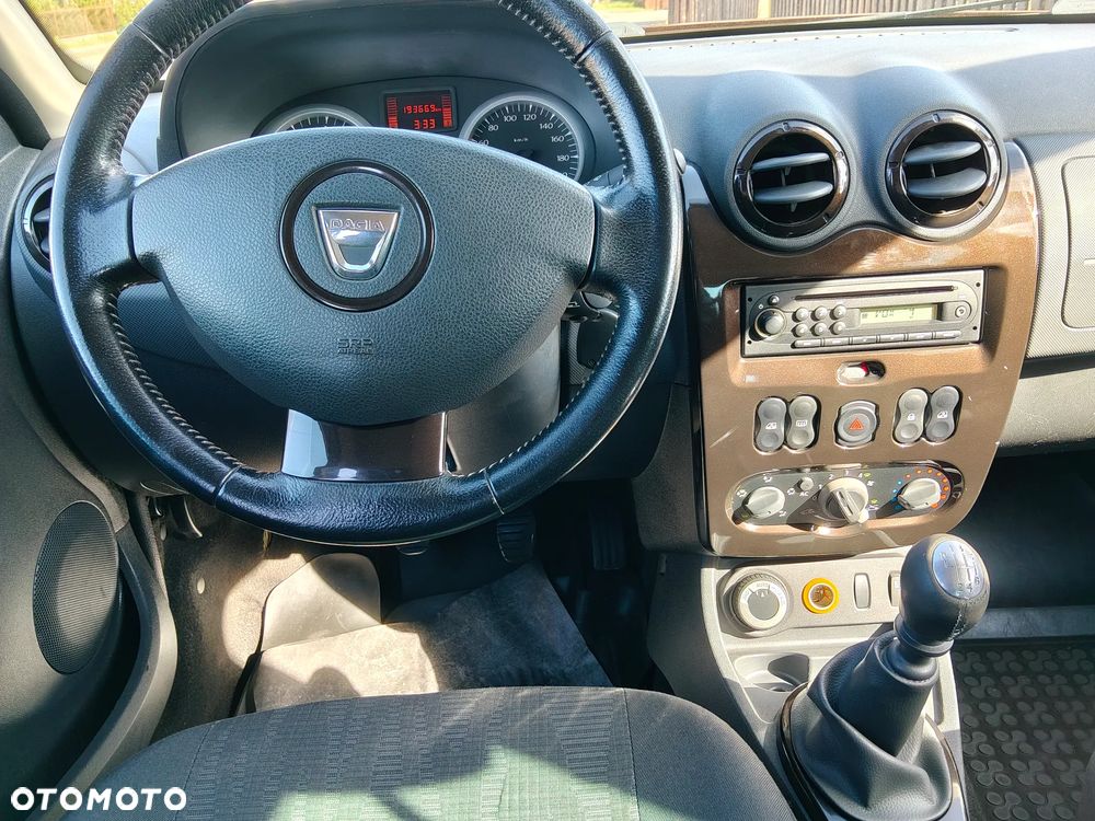 Dacia Duster 1.6 16V 4x4 - 14