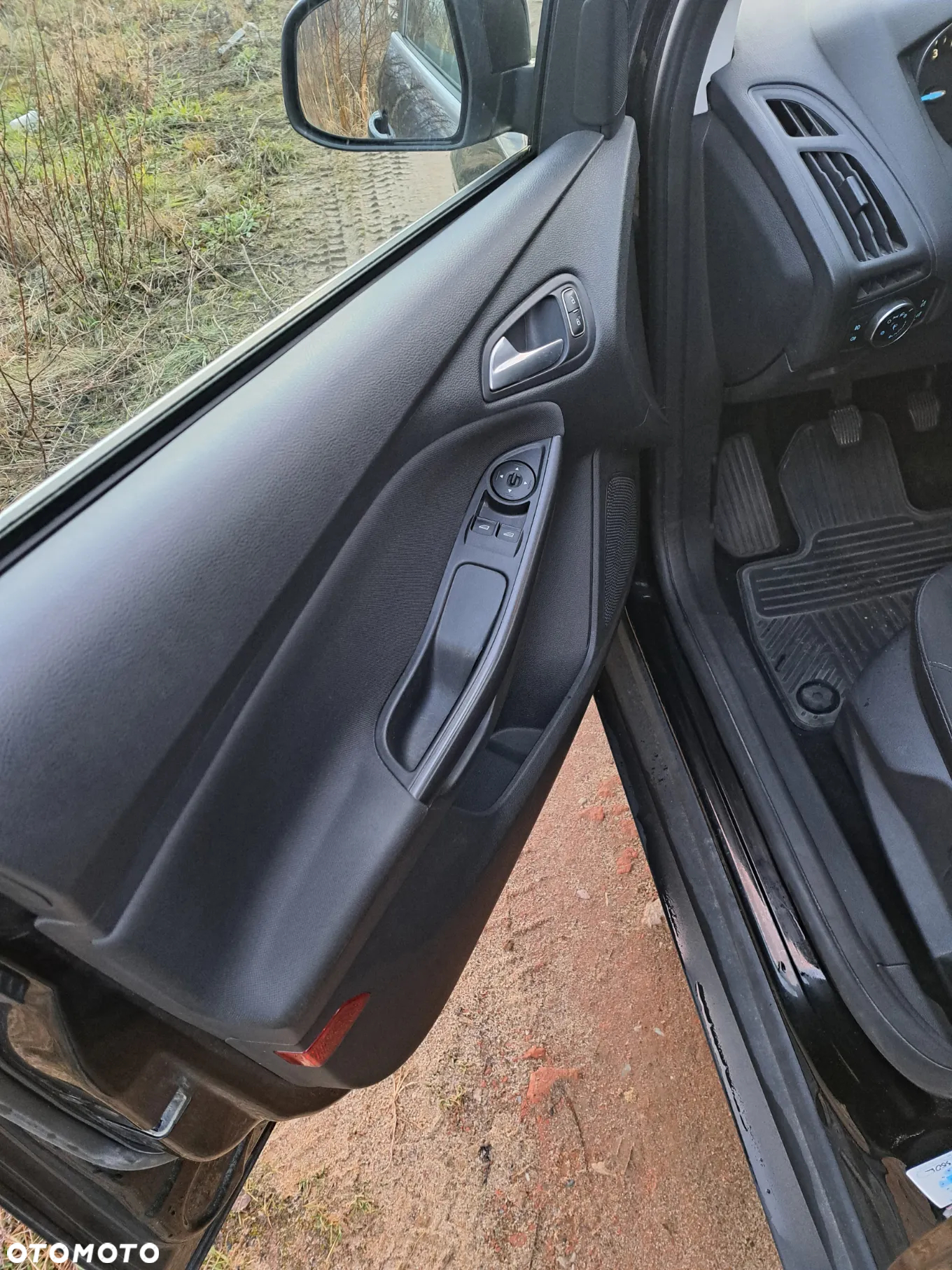 Ford Focus 1.5 TDCi SYNC Edition - 11