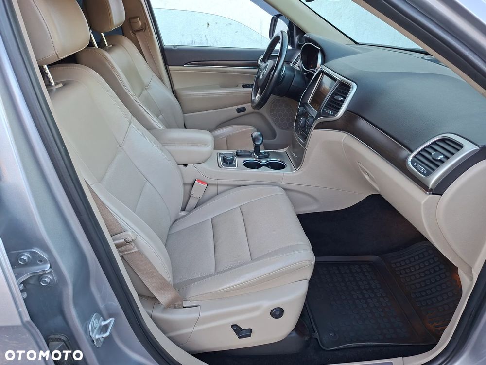 Jeep Grand Cherokee - 13
