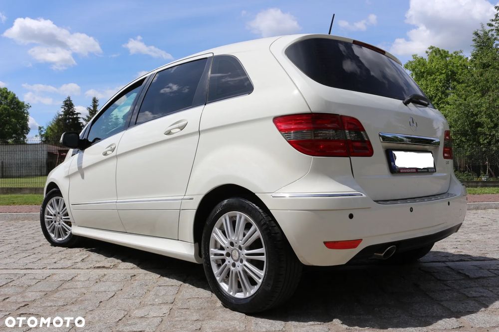 Mercedes-Benz Klasa B 200 CDI Special Edition - 16