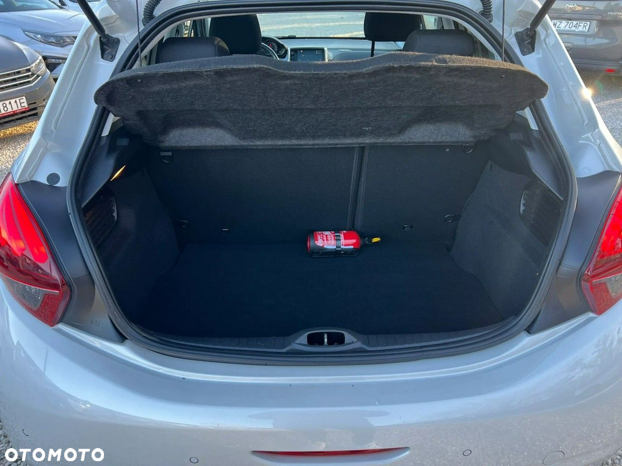 Peugeot 208 1.2 PureTech GPF Allure S&S EAT6 - 14
