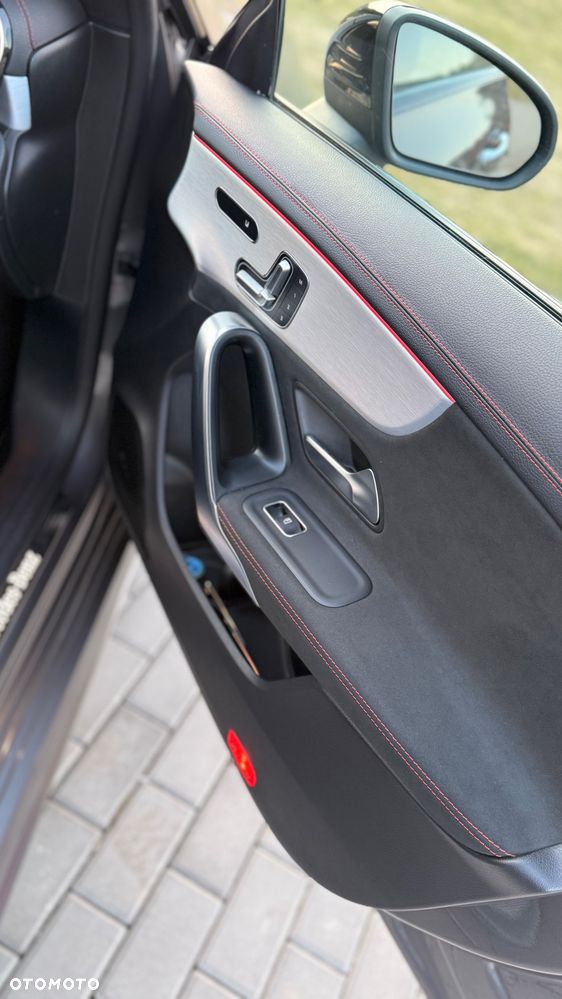 Mercedes-Benz CLA 250 4-Matic AMG Line 7G-DCT - 15