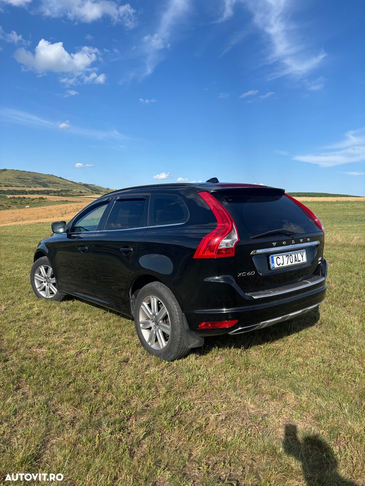 Volvo XC 60 D5 AWD Geartronic Kinetic - 3