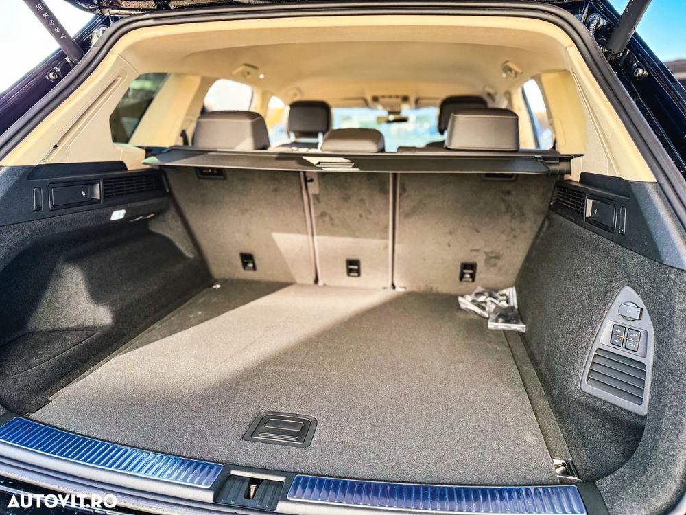 Volkswagen Touareg V6 TDI 4MOTION Elegance - 30