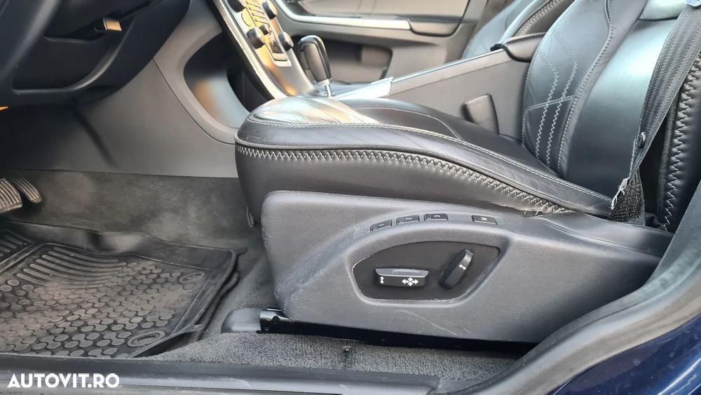 Volvo XC 60 D5AWD Ocean Race - 19