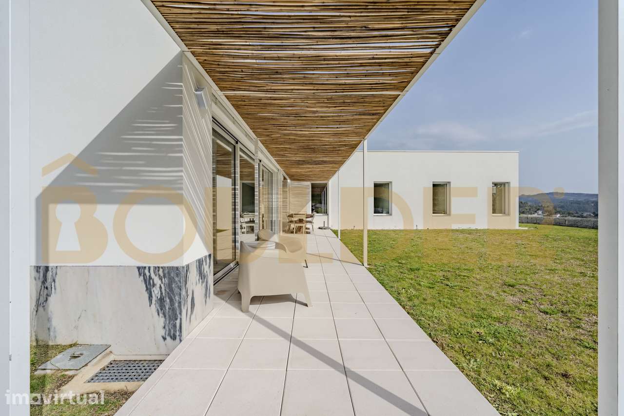 Moradia T6 em Lanhoso - Grande imagem: 2/56