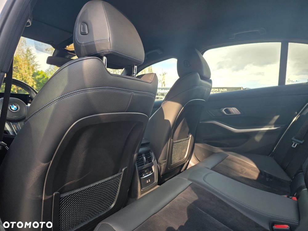 BMW Seria 3 318i M Sport sport - 16