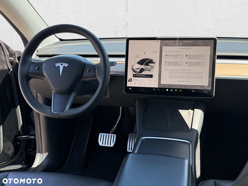 Tesla Model Y Performance AWD - 18