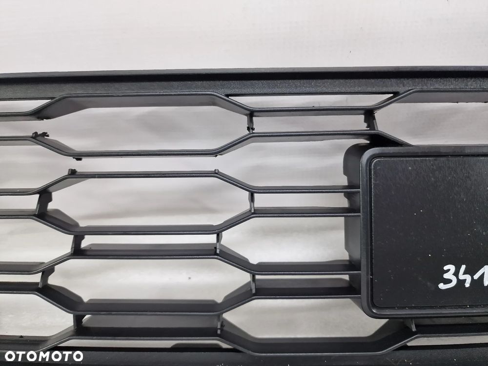 SEAT IBIZA 5 V 16- KRATKA ŚRODKOWA ZDERZAKA PRZEDNIEGO PRZÓD , NR 6F0853667 ,  NR AUKCJI KR341 - 11