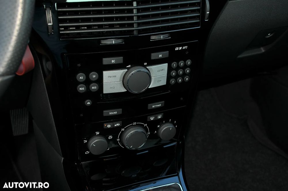 Opel Astra GTC 1.9 CDTI Cosmo - 8