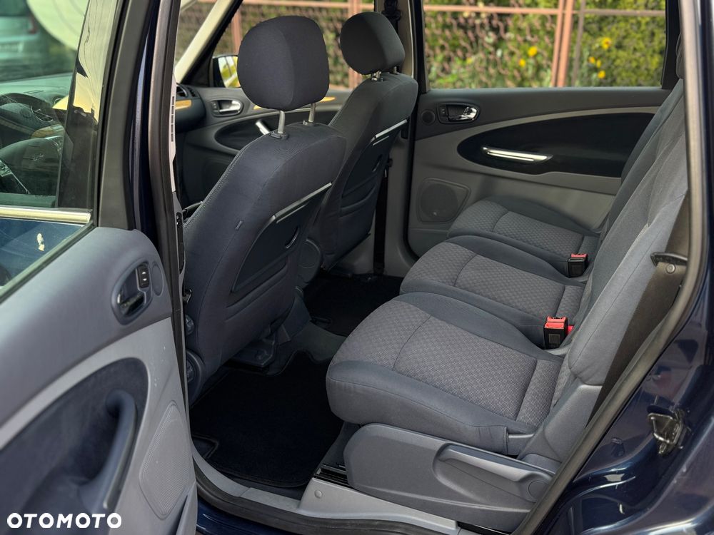 Ford Galaxy 2.0 Ghia - 12