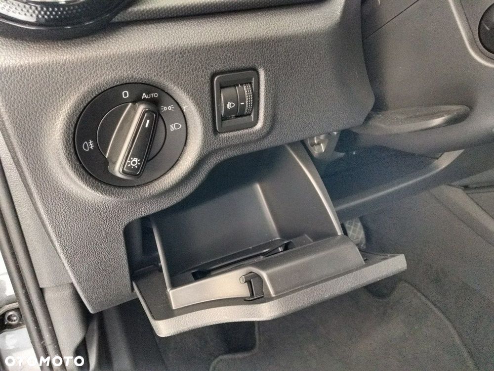 Skoda Fabia 1.0 TSI Ambition DSG - 12