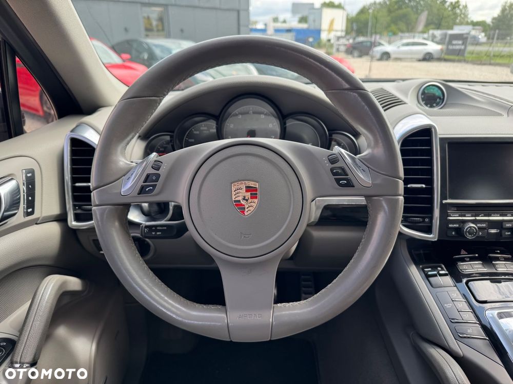 Porsche Cayenne S - 13