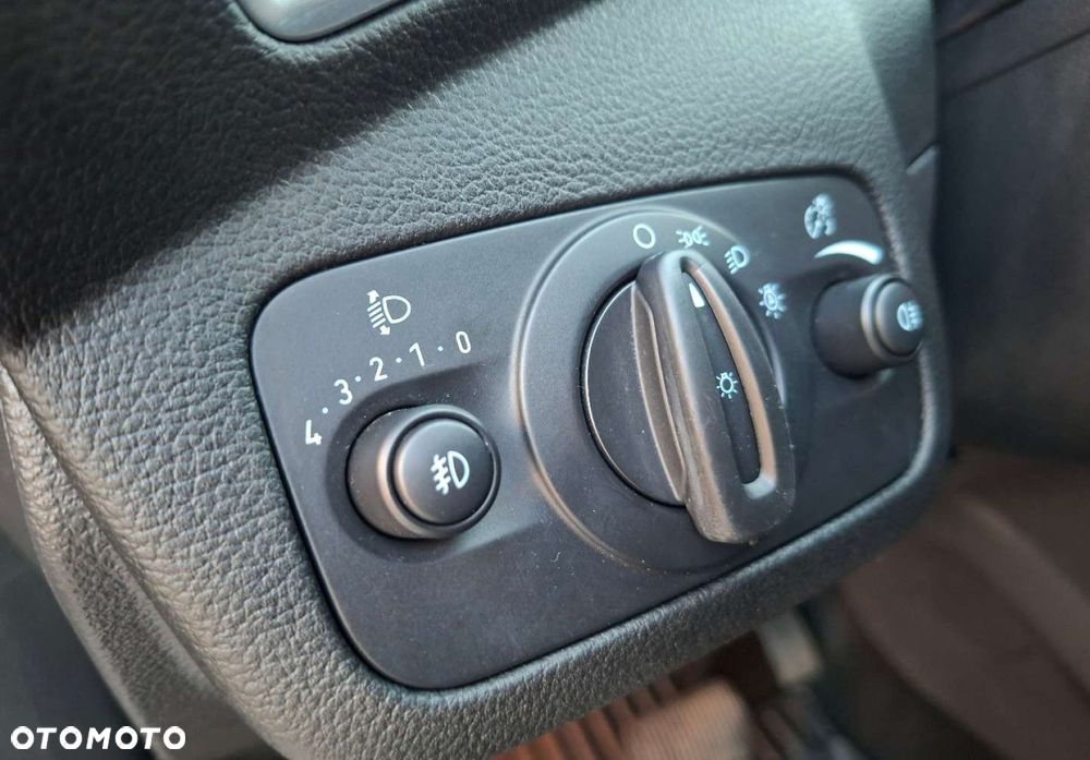 Ford Kuga - 25