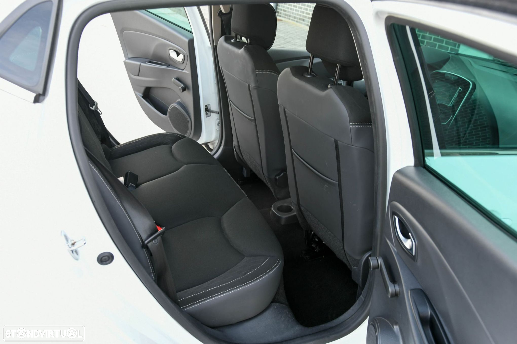 Renault Clio 0.9 TCe Limited - 33