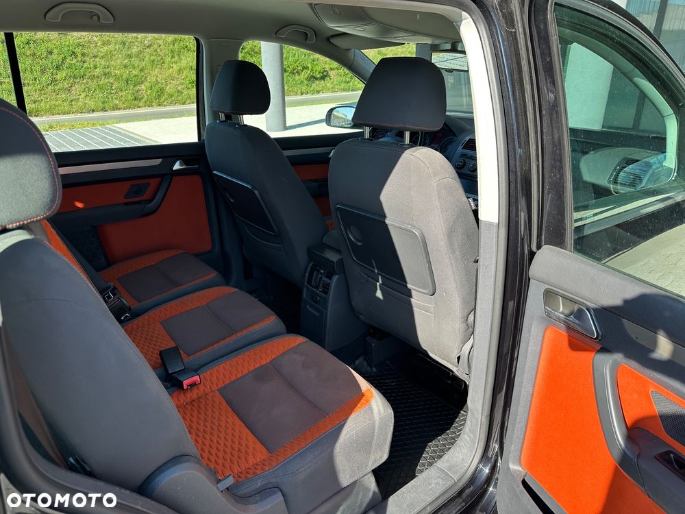 Volkswagen Touran 1.4 TSI Cross - 14