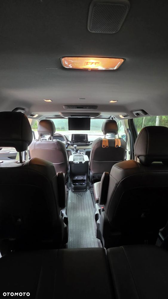 Toyota Sienna - 7