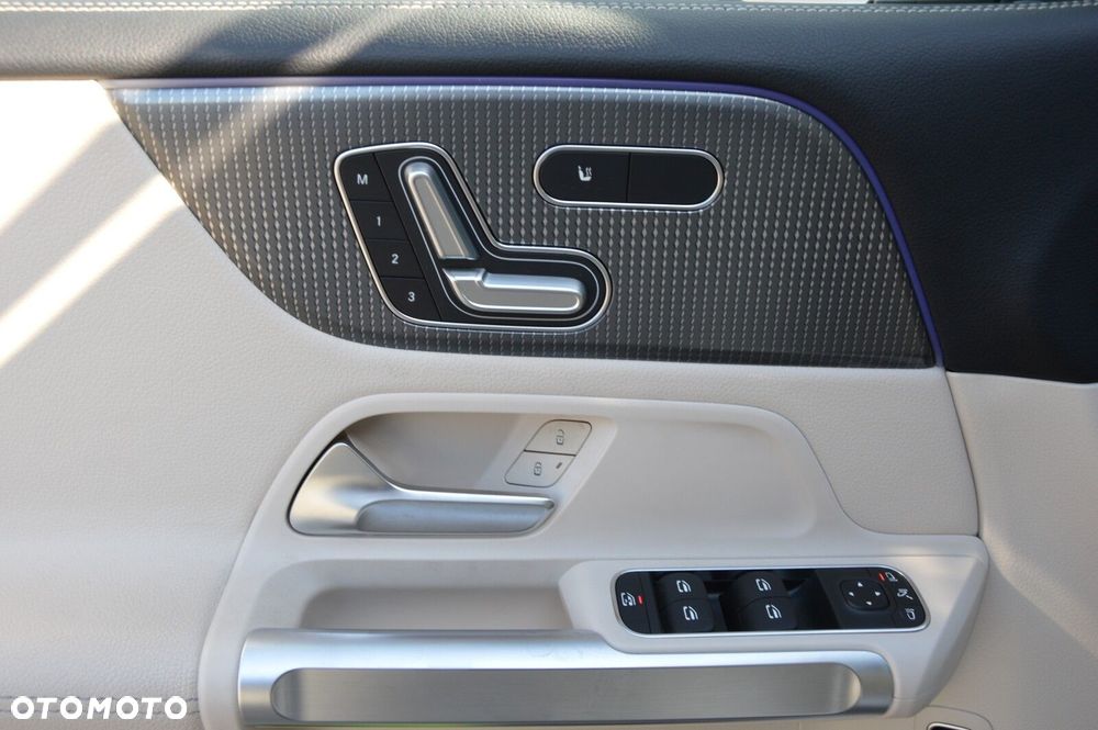 Mercedes-Benz GLB - 19
