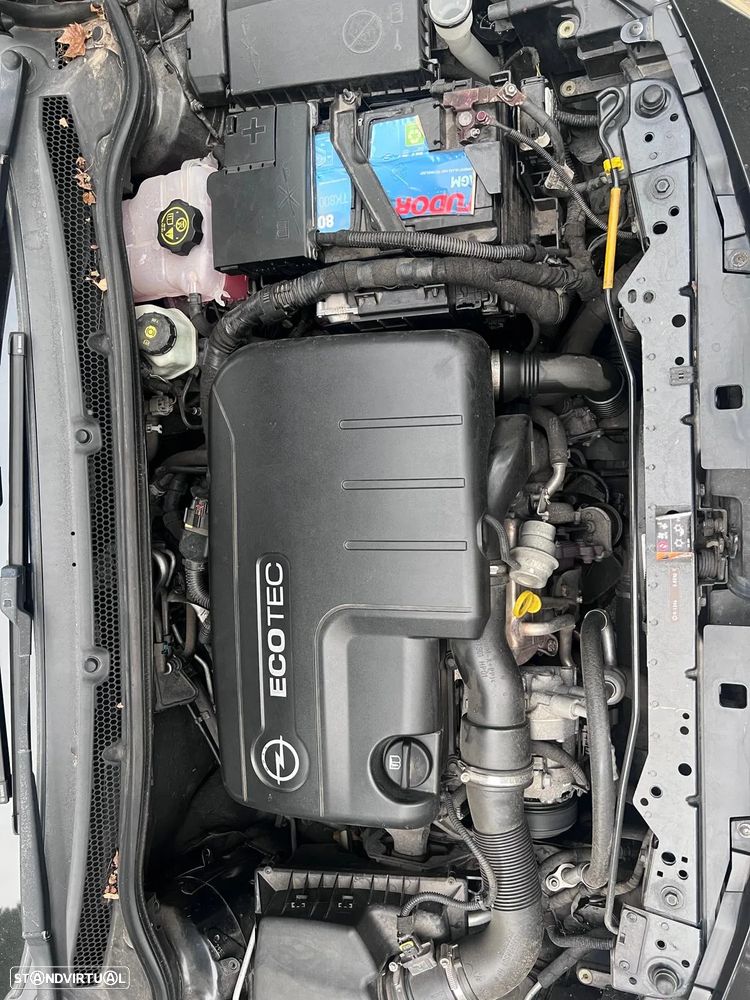 Opel Astra Sports Tourer - 12