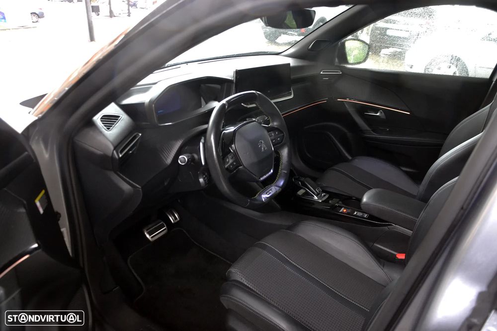 Peugeot 2008 1.2 PureTech GT EAT8 - 24