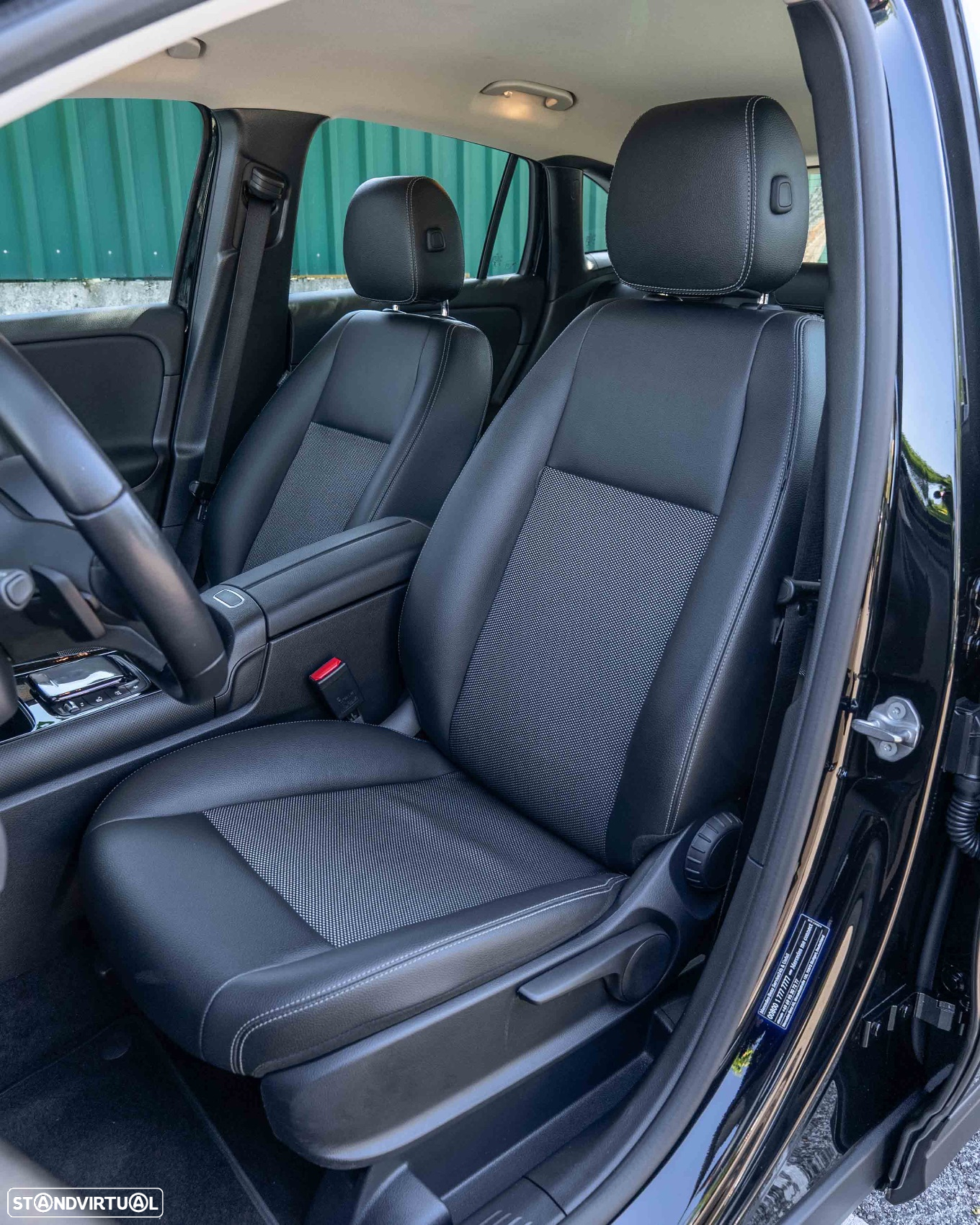 Mercedes-Benz GLA 180 7G-DCT - 13