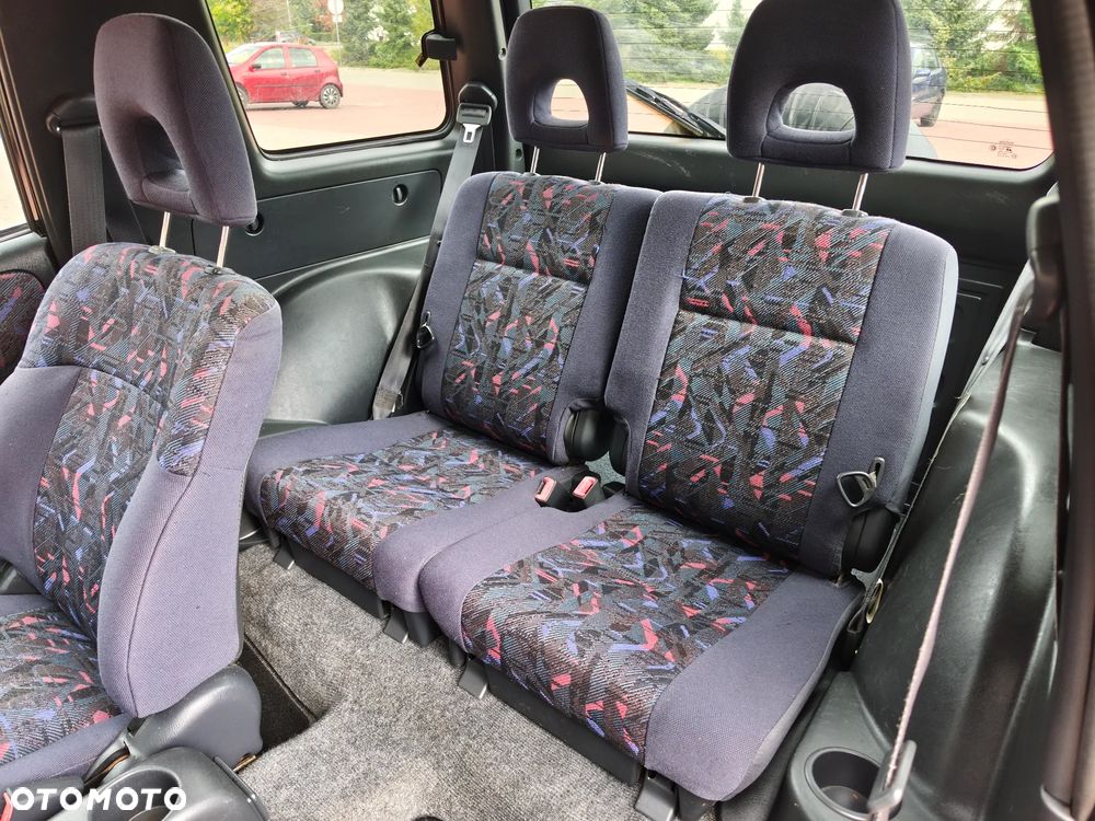 Toyota RAV4 2.0 Special - 13