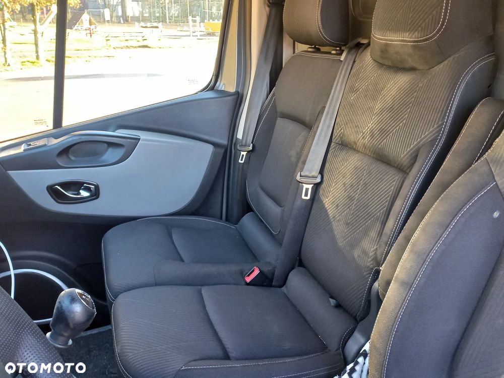 Renault TRAFIC - 12