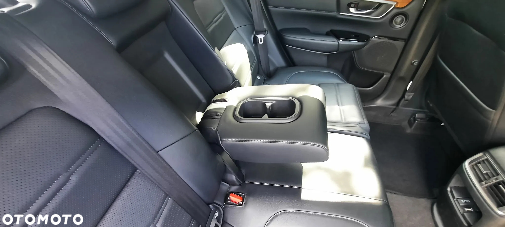 Honda CR-V 1.5 Lifestyle (Honda Connect+ / 7 os.) CVT - 19