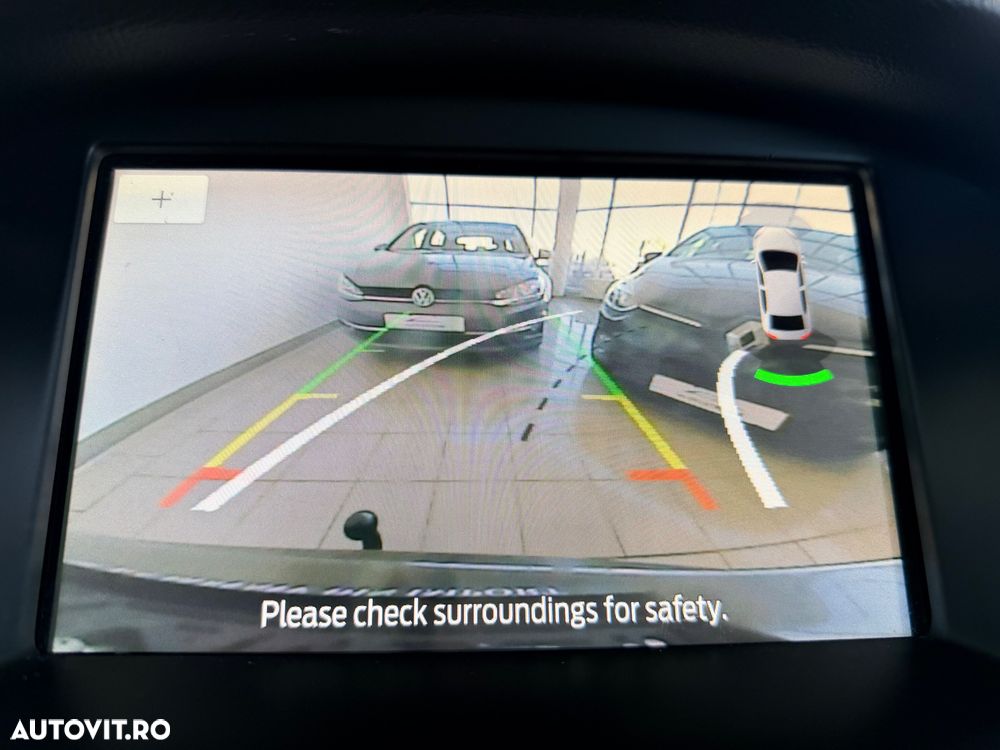 Ford Focus Turnier 1.5 EcoBlue Start-Stopp-System Aut. TITANIUM X - 4