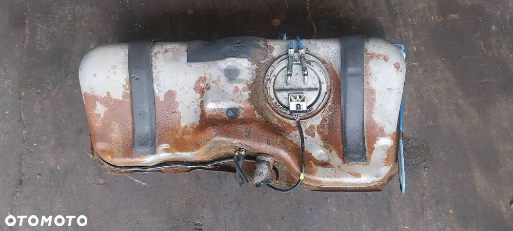 BAK ZBIORNIK PALIWA + POMPKA METALOWY OPEL CORSA B 1.0 12V BENZYNA - 1
