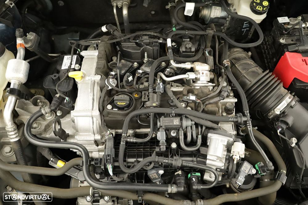 Ford Focus 1.0 EcoBoost MHEV ST-Line X - 24